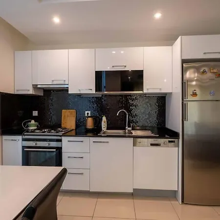 Lovely 1 Bedroom With Facilities Apartment *